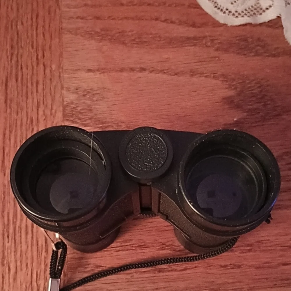 Sports Illustrated Swim Black Binoculars 4x30